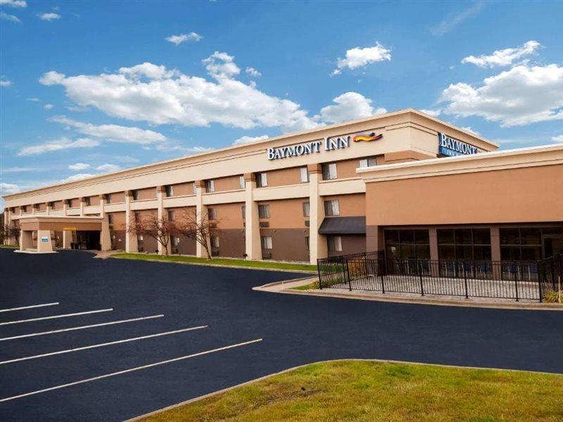 Baymont By Wyndham Traverse City Bagian luar foto
