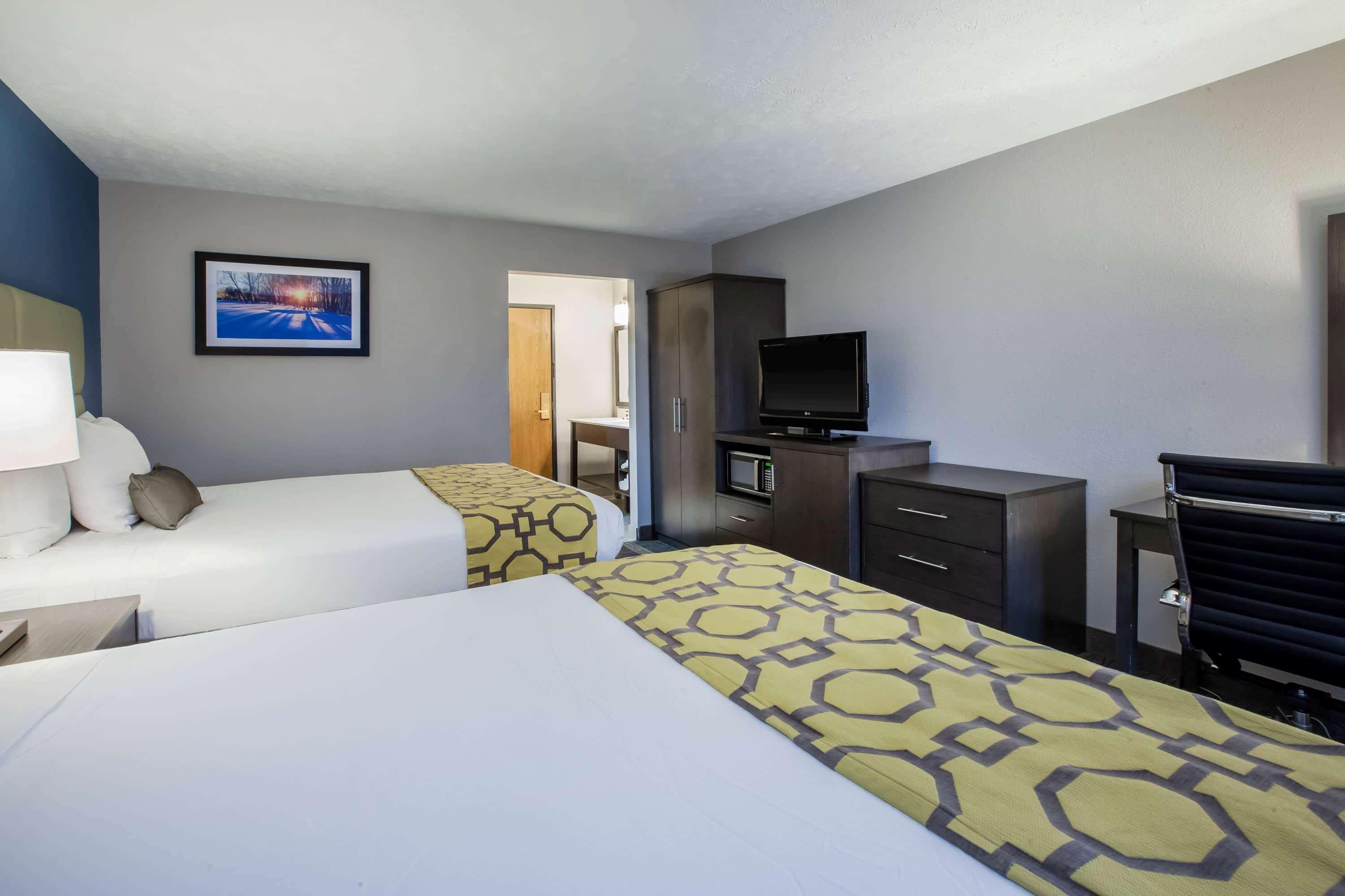 Baymont By Wyndham Traverse City Bagian luar foto