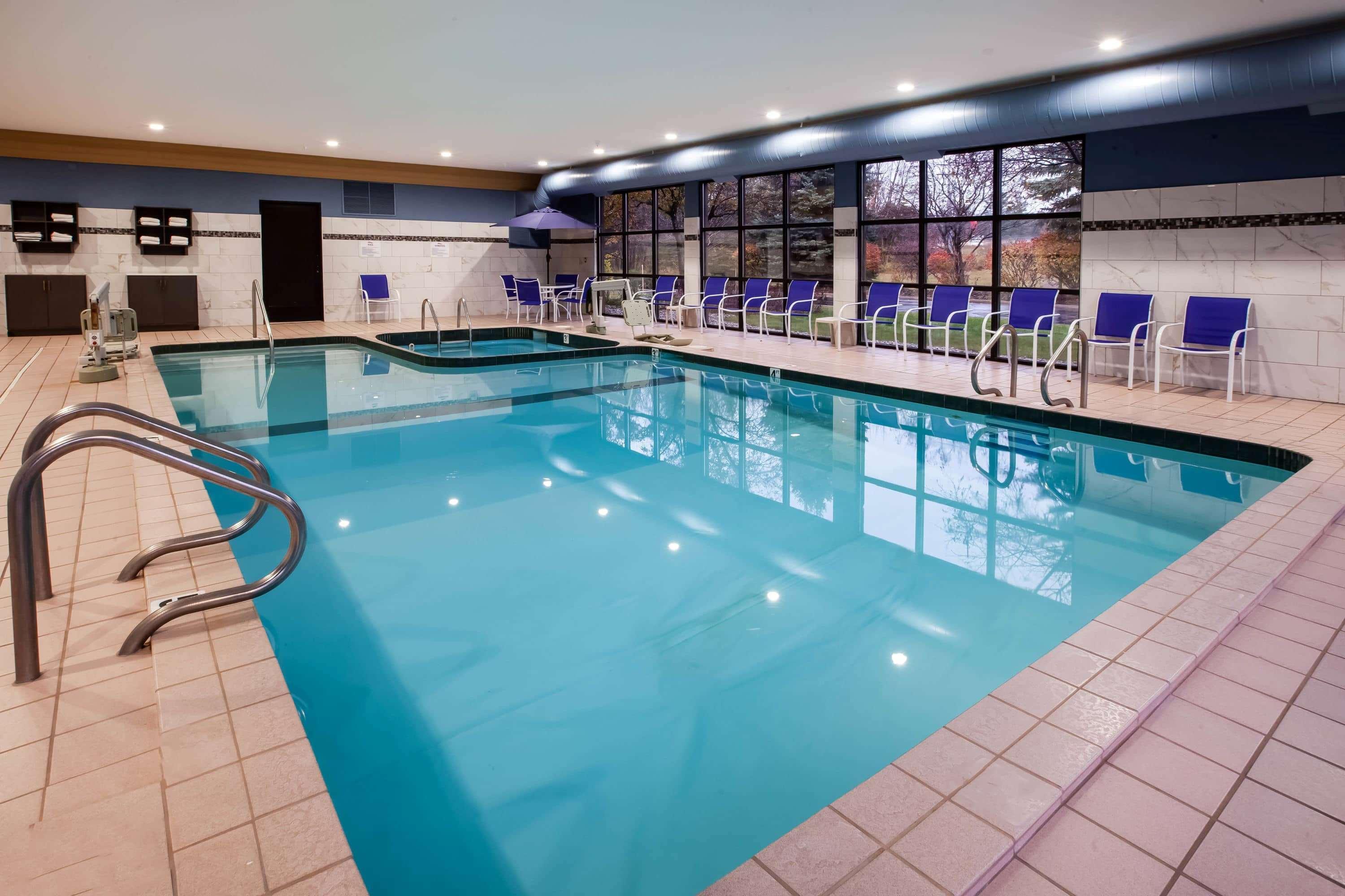 Baymont By Wyndham Traverse City Bagian luar foto