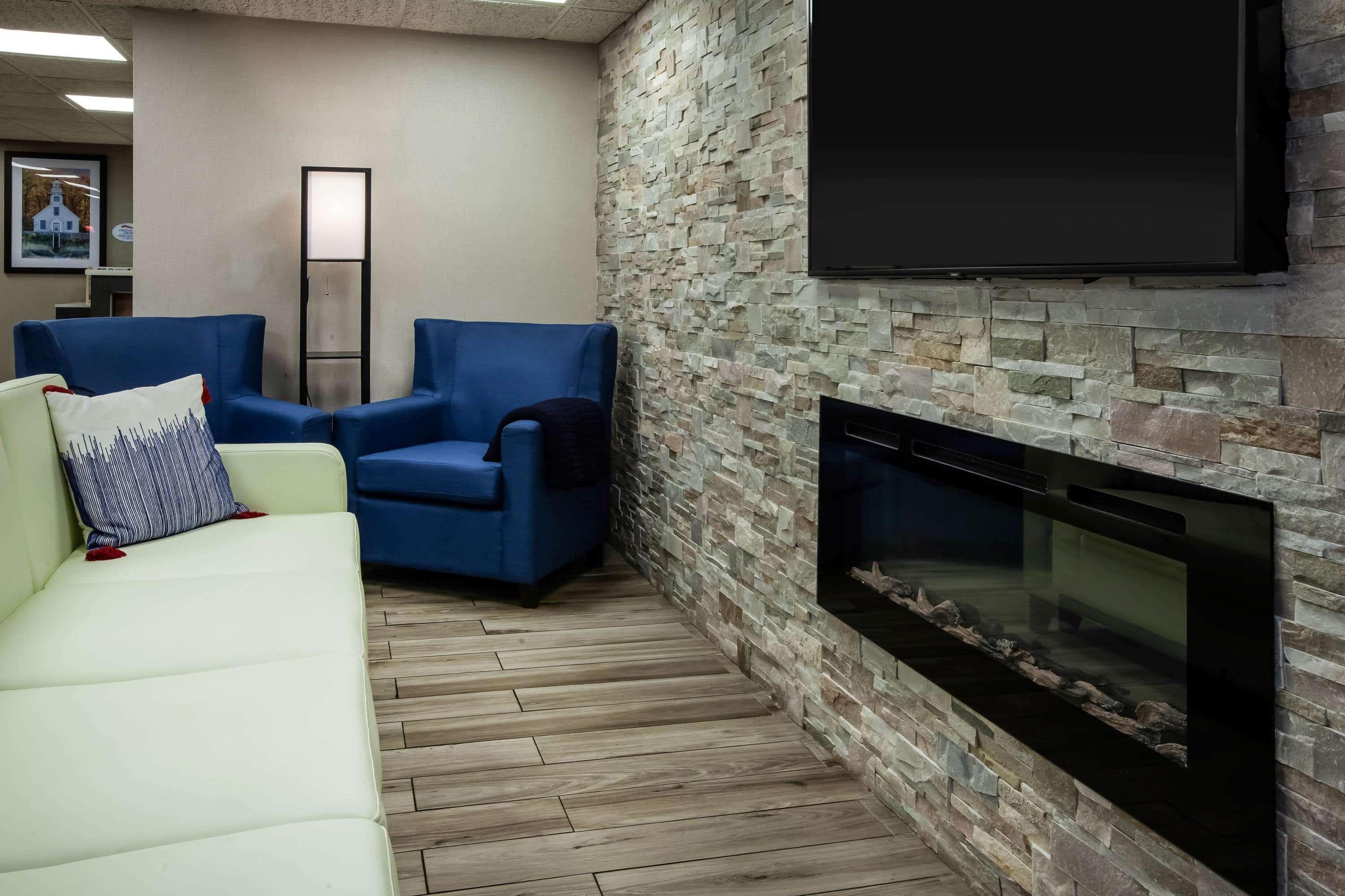 Baymont By Wyndham Traverse City Bagian luar foto